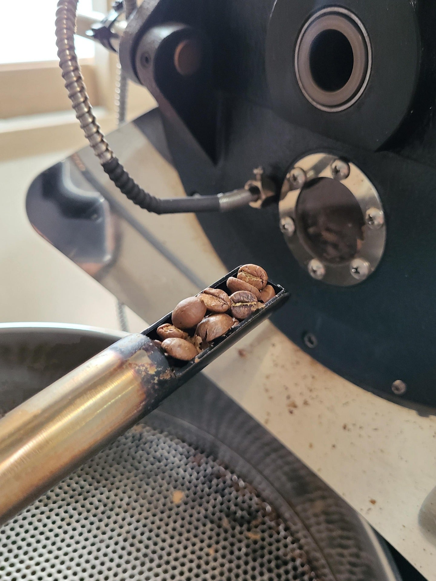 【咖啡迷必看】台灣烘焙咖啡豆全攻略：從機器選擇到風味實驗的完整指南